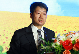 能源局新能源司副司長梁志鵬致辭