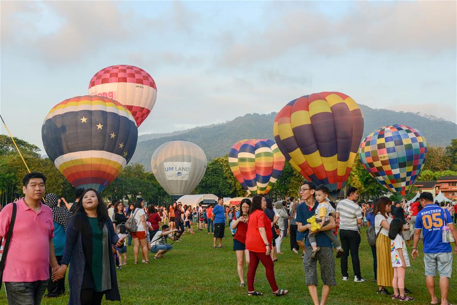 MALAYSIA-PENANG-HOT AIR BALLOON FESTIVAL