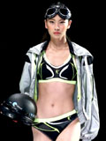 趙子瑞運動裝