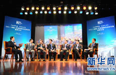 嘉賓討論"雙軌時代房地產市場變與辯"話題