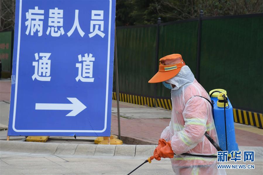 (聚焦疫情防控·圖文互動)(3)軍隊新近承擔救治任務的兩所醫院全部投入使用 參照火神山醫院模式運行