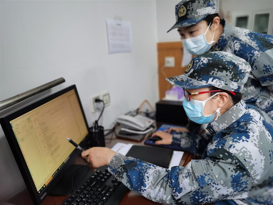 (圖文互動)(8)“白衣戰士”在沖鋒——記“最美新時代革命軍人”仲月霞