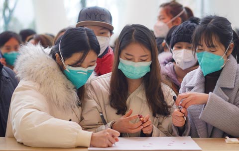 醫護人員踴躍報名，積極投身抗疫一線戰斗中。