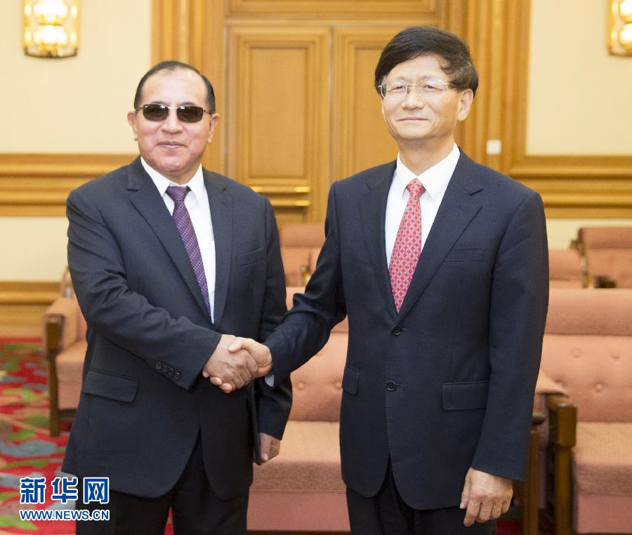 9月5日,中共中央政治局委員、中央政法委書記孟建柱在北京會見秘魯最高法院院長維克托·盧卡斯·蒂科納。 新華社記者 黃敬文 攝  9月5日,中共中央政治局委員、中央政法委書記孟建柱在北京會見秘魯最高法院院長維克托·盧卡斯·蒂科納。 新華社記者 黃敬文 攝