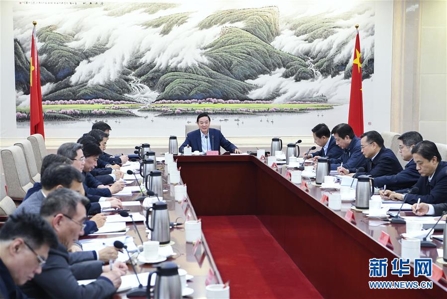 2月24日,中共中央政治局委員、中央書記處書記、中宣部部長劉奇葆出席國家高端智庫理事會擴大會議。 新華社記者 張領 攝 2月24日,中共中央政治局委員、中央書記處書記、中宣部部長劉奇葆出席國家高端智庫理事會擴大會議。 新華社記者 張領 攝