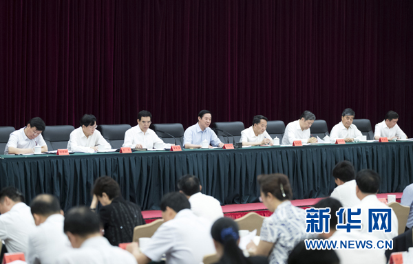 7月12日,中共中央政治局委員、中央書記處書記、中宣部部長劉奇葆在北京出席全國出版工作會議。 新華社記者 丁海濤 攝 7月12日,中共中央政治局委員、中央書記處書記、中宣部部長劉奇葆在北京出席全國出版工作會議。 新華社記者 丁海濤 攝