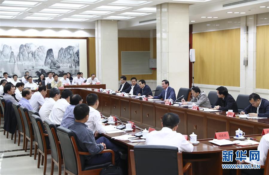 9月21日,中宣部在北京召開中央媒體駐外機構外宣工作座談會。中共中央政治局委員、中央書記處書記、中宣部部長劉奇葆出席座談會并講話。新華社記者 謝環馳 攝  9月21日,中宣部在北京召開中央媒體駐外機構外宣工作座談會。中共中央政治局委員、中央書記處書記、中宣部部長劉奇葆出席座談會并講話。新華社記者 謝環馳 攝