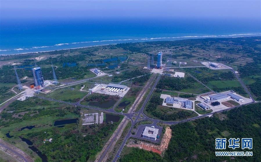 (新華全媒頭條·潮起海之南·圖文互動)(6)春潮拍岸千帆進——海南特區改革開放30年紀實