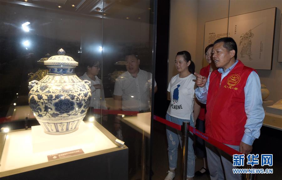 (社會)(1)博物館里聚人氣