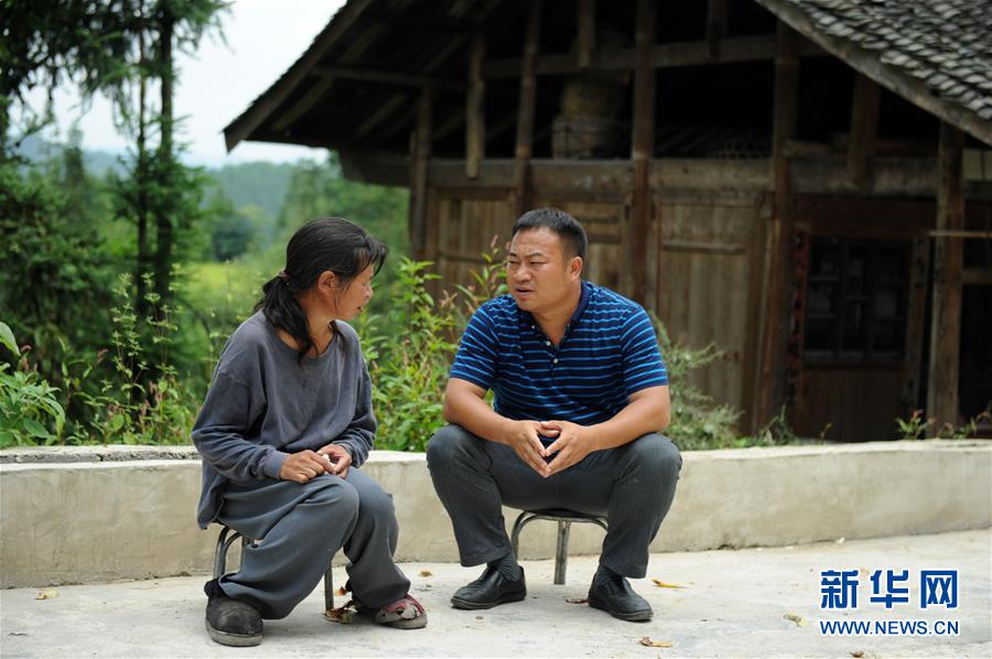 (在習近平新時代中國特色社會主義思想指引下——新時代新作為新篇章·圖文互動)(4)三年村干部 一世農村情——記貴州石阡農村扶貧干部