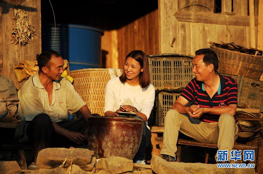 (在習近平新時代中國特色社會主義思想指引下——新時代新作為新篇章·圖文互動)(2)三年村干部 一世農村情——記貴州石阡農村扶貧干部