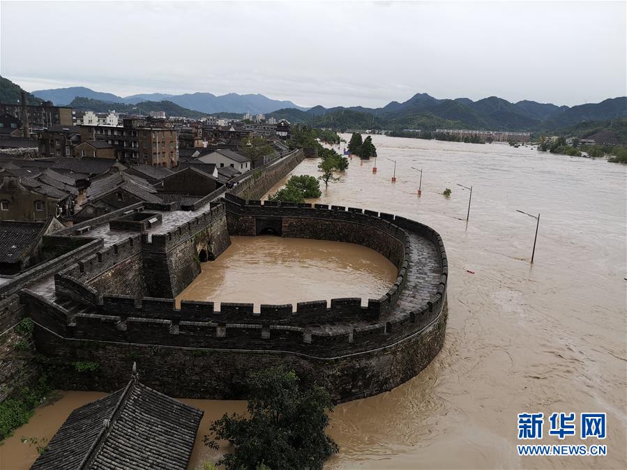 (關注“利奇馬”·圖文互動)(3)古城洪災 八方馳援——洪水災害下的浙江臨海現場目擊