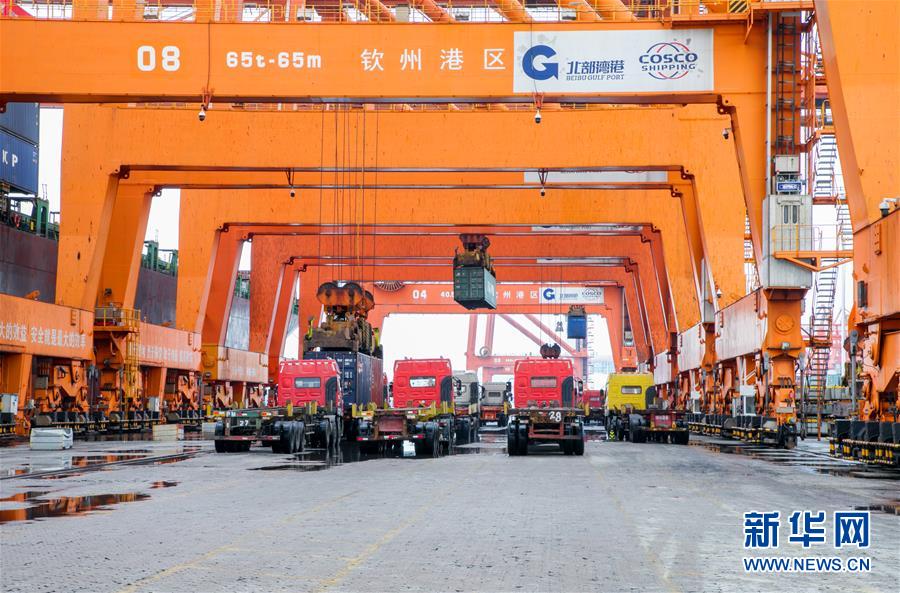 （圖文互動）（4）抓好防疫保暢，還管司機吃飯——廣西欽州保稅港區服務企業復工見聞