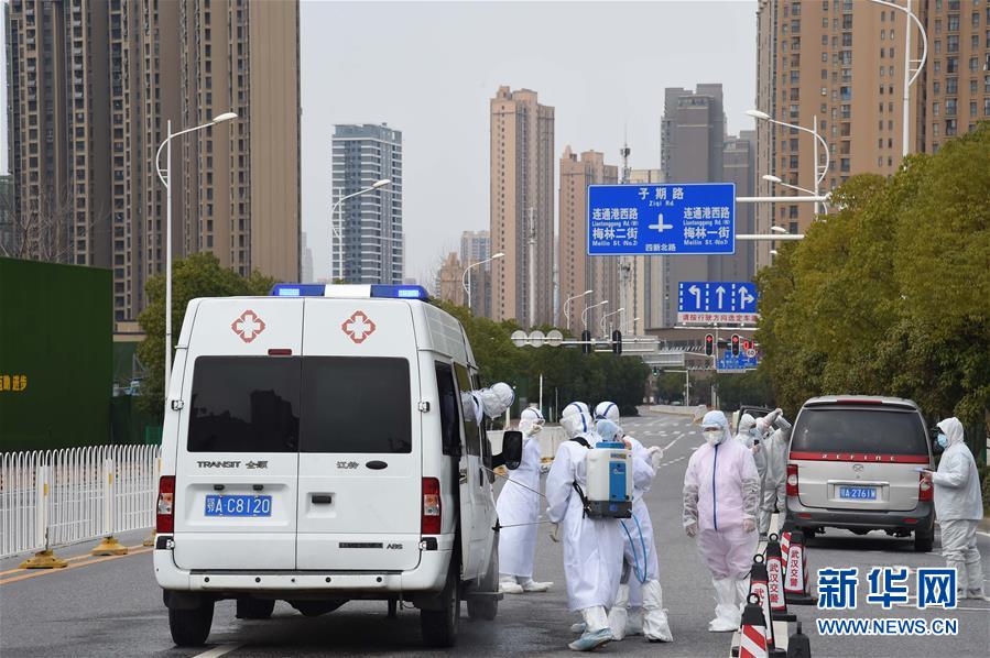 (聚焦疫情防控·圖文互動)(10)軍隊新近承擔救治任務的兩所醫院全部投入使用 參照火神山醫院模式運行