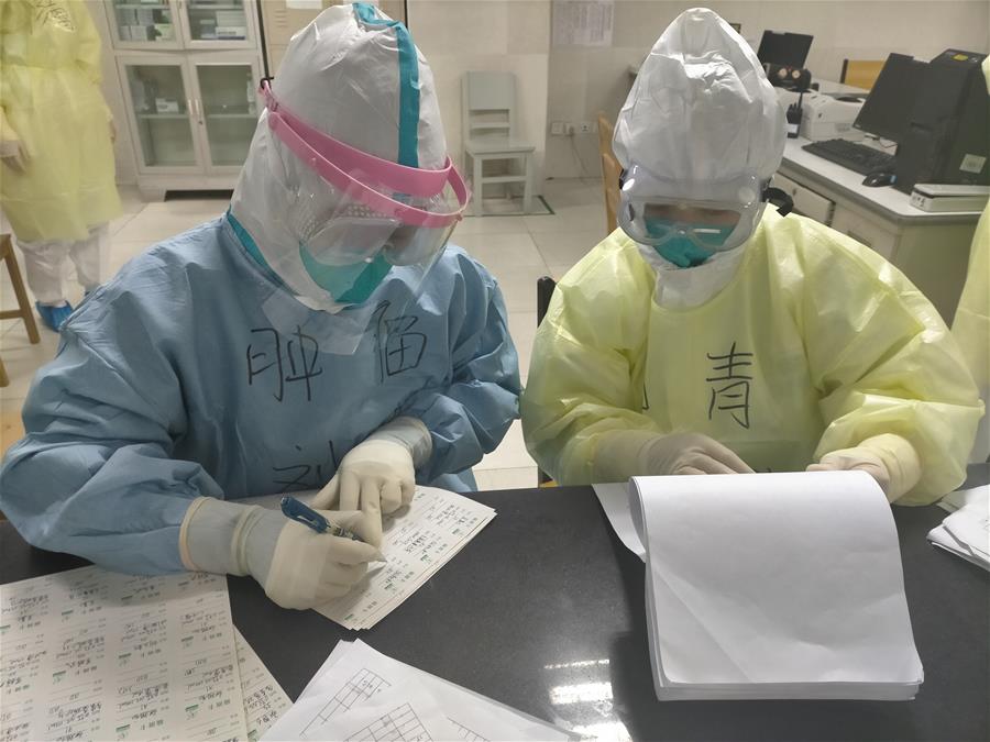 (一線抗疫群英譜·圖文互動)(1)5名“90后”一線醫護人員的戰“疫”