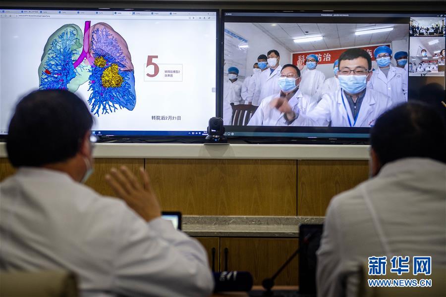 (圖文互動)(2)云南抗疫醫生有了“透視眼” 可三維立體看患者肺部