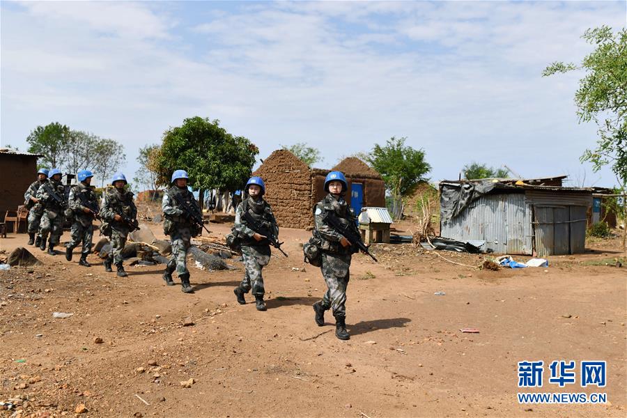 （新華全媒頭條·圖文互動）（6）崢嶸歲月30年 中國藍盔衛和平