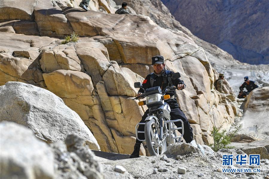 （新華全媒頭條·圖文互動）（12）飛吧，“帕米爾雄鷹”！