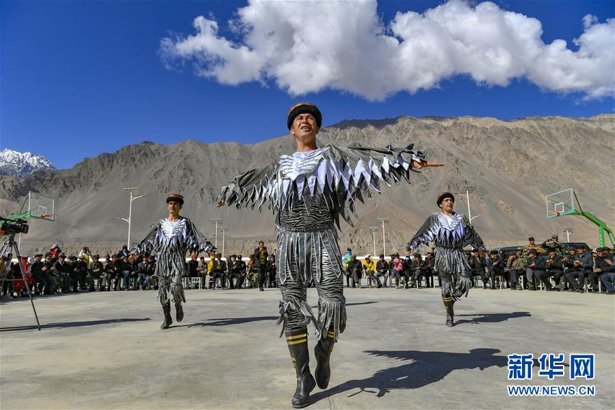 （新華全媒頭條·圖文互動）（13）飛吧，“帕米爾雄鷹”！