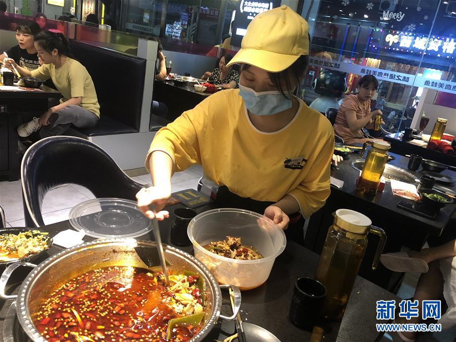 (在習近平新時代中國特色社會主義思想指引下——新時代新作為新篇章·習近平總書記關切事·圖文互動)(1)珍惜盤中餐,狠剎浪費風——各地積極行動堅決制止餐飲浪費
