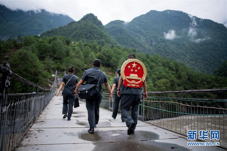 (新華全媒頭條·圖文互動)(14)歷史交匯點上的宏偉藍圖——《中共中央關于制定國民經濟和社會發展第十四個五年規劃和二〇三五年遠景目標的建議》誕生記