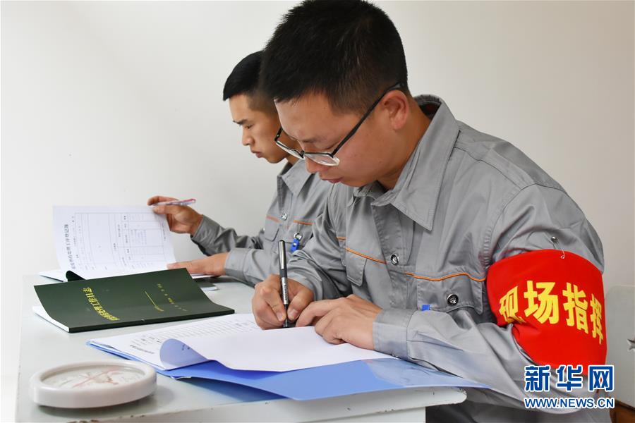 (在習近平強軍思想指引下·我們在戰位報告·圖文互動)(1)牢記統帥囑托  做刀尖上的舞者——記聯勤保障部隊某報廢武器彈藥銷毀站參謀長陳雪禮