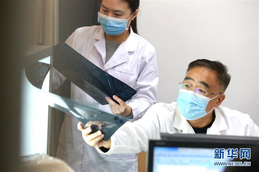 (抗疫先進事跡·圖文互動)(2)張伯禮:用“中國方案”抗擊疫情