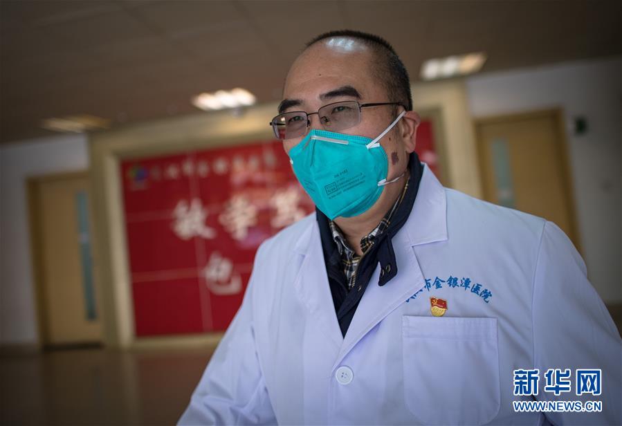 (抗疫先進事跡·圖文互動)(3)張定宇:疫情“暴風眼”里,“漸凍”之軀與時間賽跑
