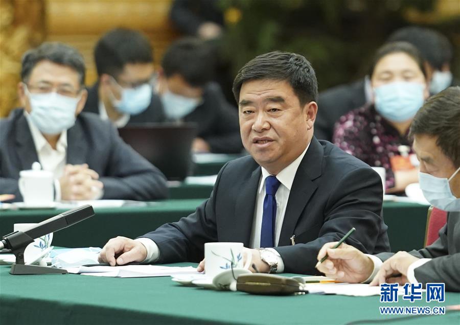 (新華全媒頭條·圖文互動)(6)從人民中汲取磅礴力量——習近平總書記同出席2020年全國兩會人大代表、政協委員共商國是紀實