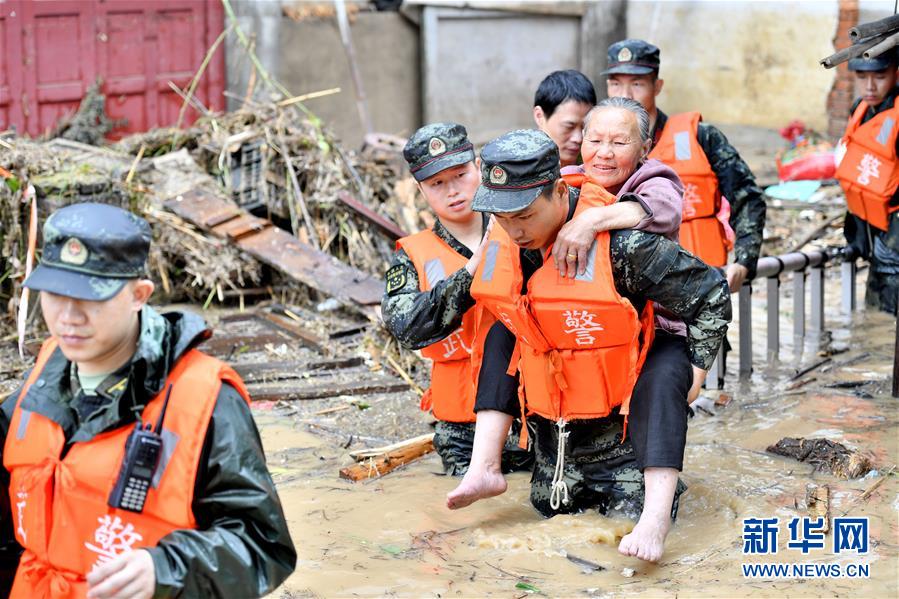 (新華全媒頭條·圖文互動)(5)沿著中國特色強軍之路闊步前進——黨中央、中央軍委領導推進國防和軍隊建設70年紀實