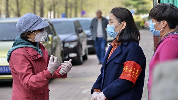 北京:黨員志愿者服務社區居民