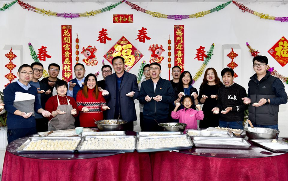 濟南:就地過年“包水餃品年味”