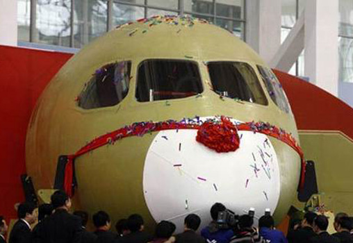 國產大飛機C919機頭下線