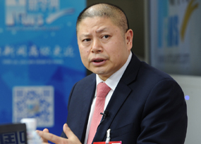 陳世強在訪談現場