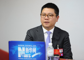 王均金在訪談現場