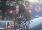 姚笛抽煙被拍黑臉 彈煙灰顛覆清純形象