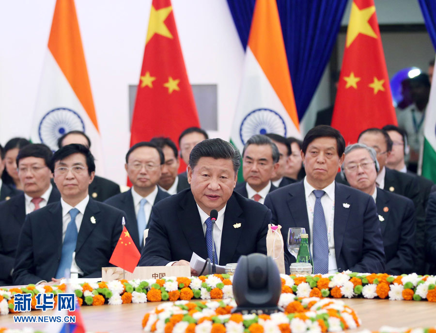 10月16日,金磚國家領導人第八次會晤在印度果阿舉行。中國國家主席習近平、印度總理莫迪、南非總統祖馬、巴西總統特梅爾、俄羅斯總統普京出席。習近平發表題為《堅定信心 共謀發展》的重要講話。新華社記者姚大偉攝  10月16日,金磚國家領導人第八次會晤在印度果阿舉行。中國國家主席習近平、印度總理莫迪、南非總統祖馬、巴西總統特梅爾、俄羅斯總統普京出席。習近平發表題為《堅定信心 共謀發展》的重要講話。新華社記者姚大偉攝