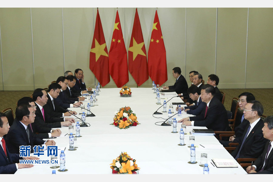 11月19日,國家主席習近平在利馬會見越南國家主席陳大光。新華社記者 龐興雷 攝  11月19日,國家主席習近平在利馬會見越南國家主席陳大光。新華社記者 龐興雷 攝