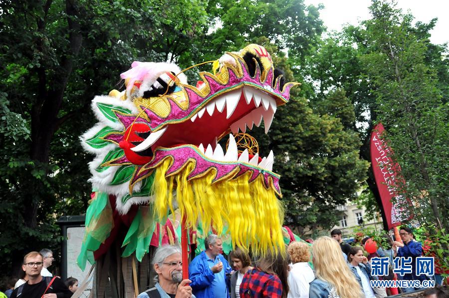 (XHDW)(2)中國龍亮相波蘭“游龍節”