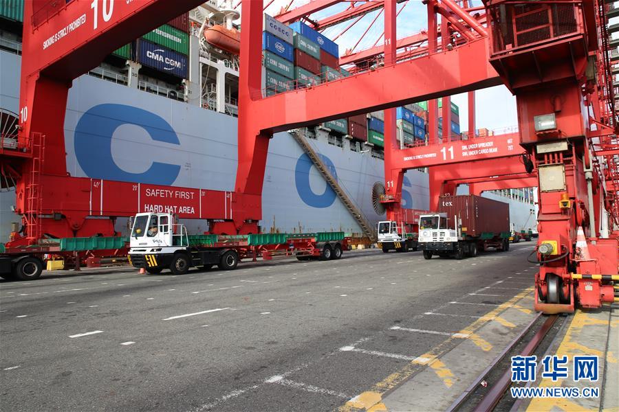 (國際·圖文互動)(2)“一帶一路”乘長風 時隔四年又重逢——記“中遠荷蘭”號再次停靠科倫坡港