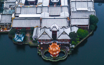 寧波:雪落月湖