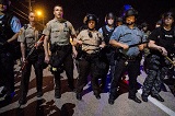 弗格森的警察為啥這么“牛”?